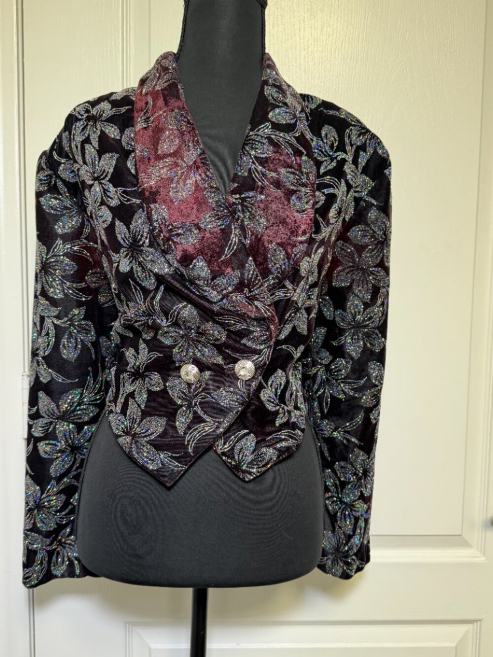 Vintage New Star USA Black Velvet Metallic Floral Cropped Bolero Jacket Size 10
